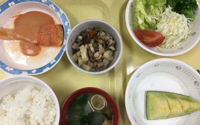 紅鮭のワイン蒸しと五目煮豆＆メロン