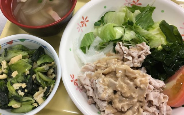 豚の冷しゃぶをシャキシャキお野菜とごまだれで